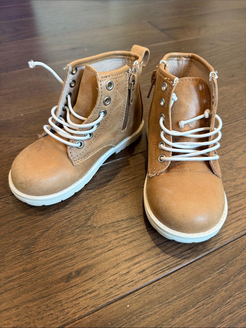 Little & Loved Tan Leather Lace-Up Boots Toddler Size 6 - C39-088